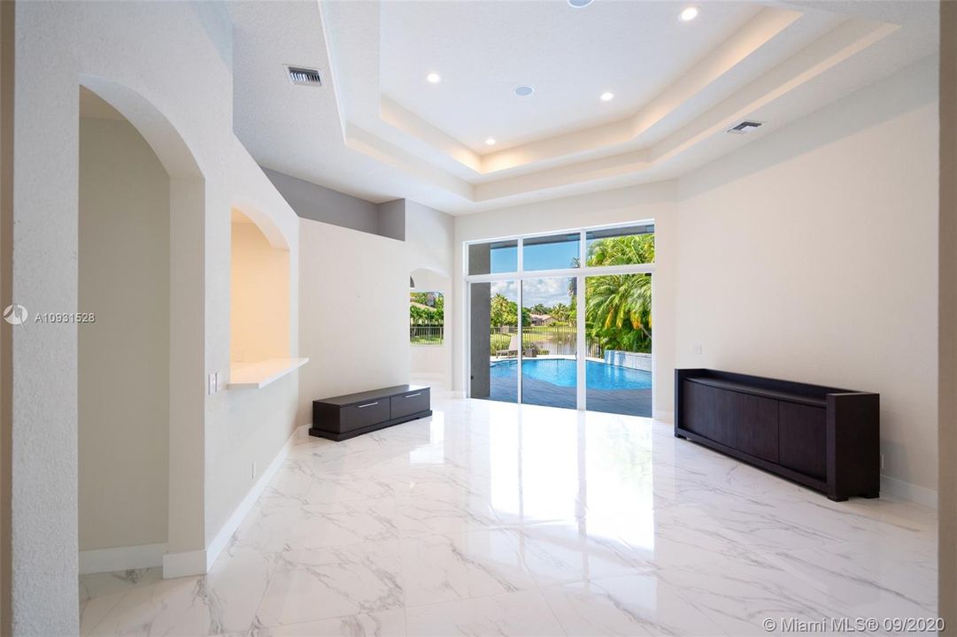 Recently Rented: $7,900 (5 beds, 3 baths, 3206 Square Feet)