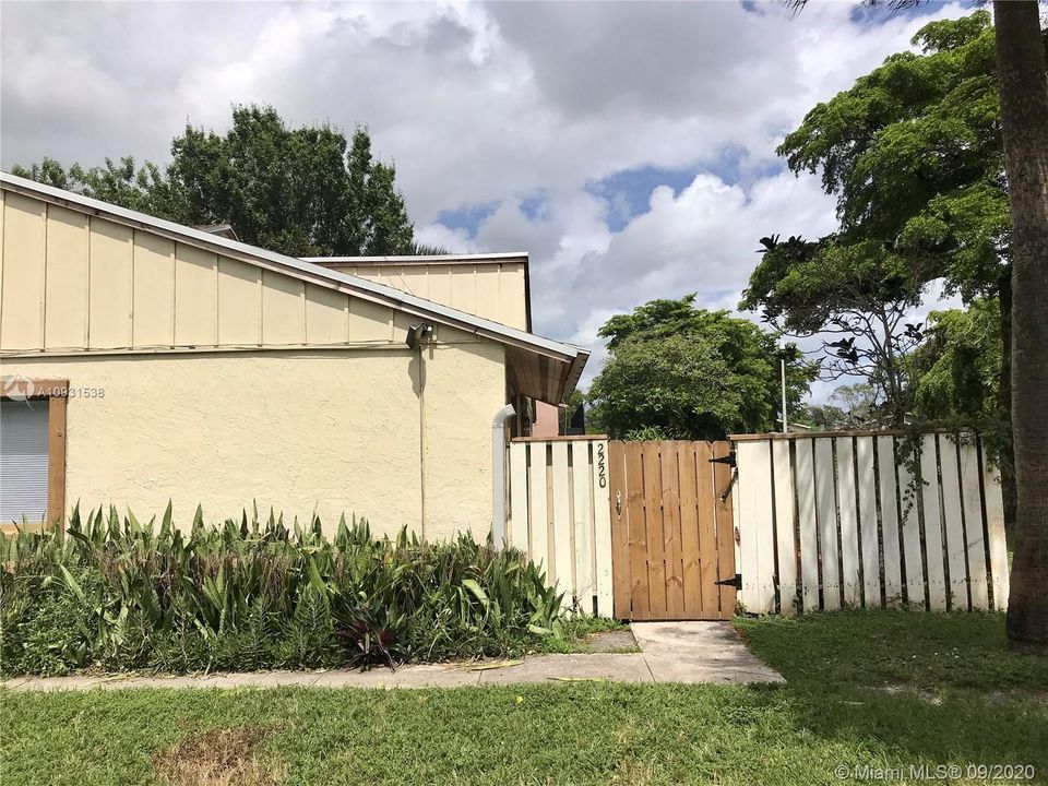 Recently Sold: $105,000 (2 beds, 2 baths, 868 Square Feet)