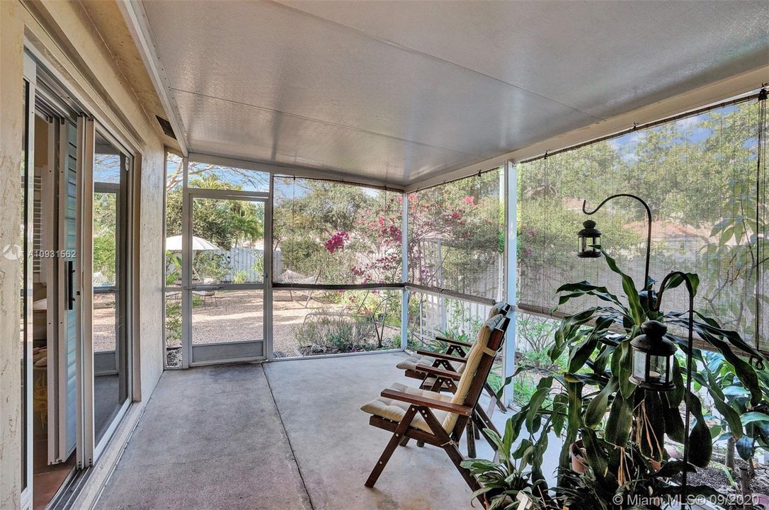 Recently Sold: $399,000 (3 beds, 2 baths, 1353 Square Feet)