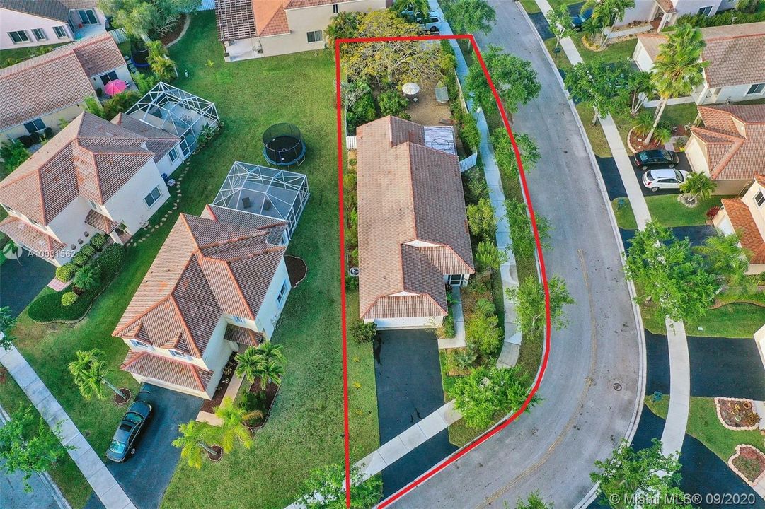 Recently Sold: $399,000 (3 beds, 2 baths, 1353 Square Feet)