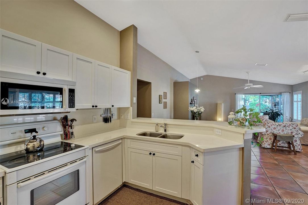 Recently Sold: $399,000 (3 beds, 2 baths, 1353 Square Feet)