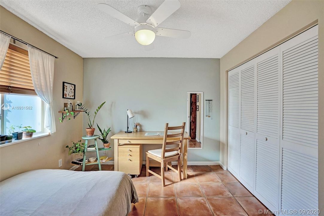 Recently Sold: $399,000 (3 beds, 2 baths, 1353 Square Feet)
