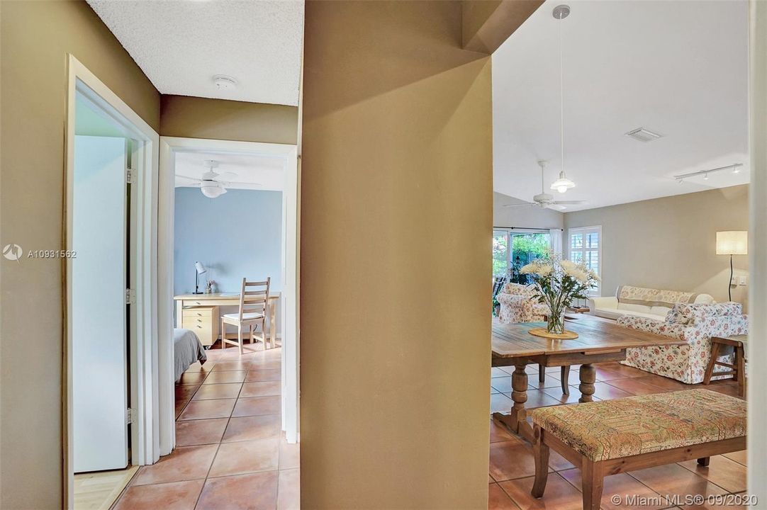Recently Sold: $399,000 (3 beds, 2 baths, 1353 Square Feet)