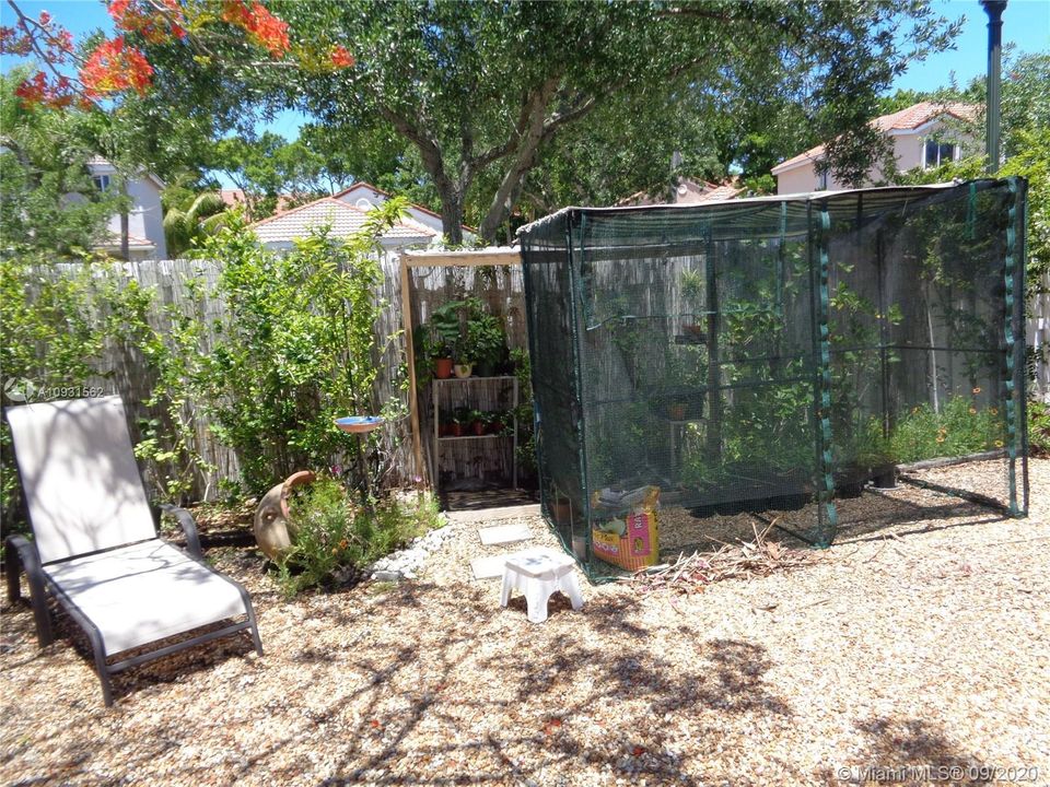 Recently Sold: $399,000 (3 beds, 2 baths, 1353 Square Feet)