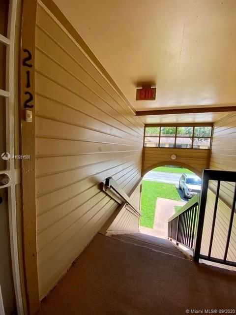 Recently Sold: $185,000 (2 beds, 2 baths, 870 Square Feet)