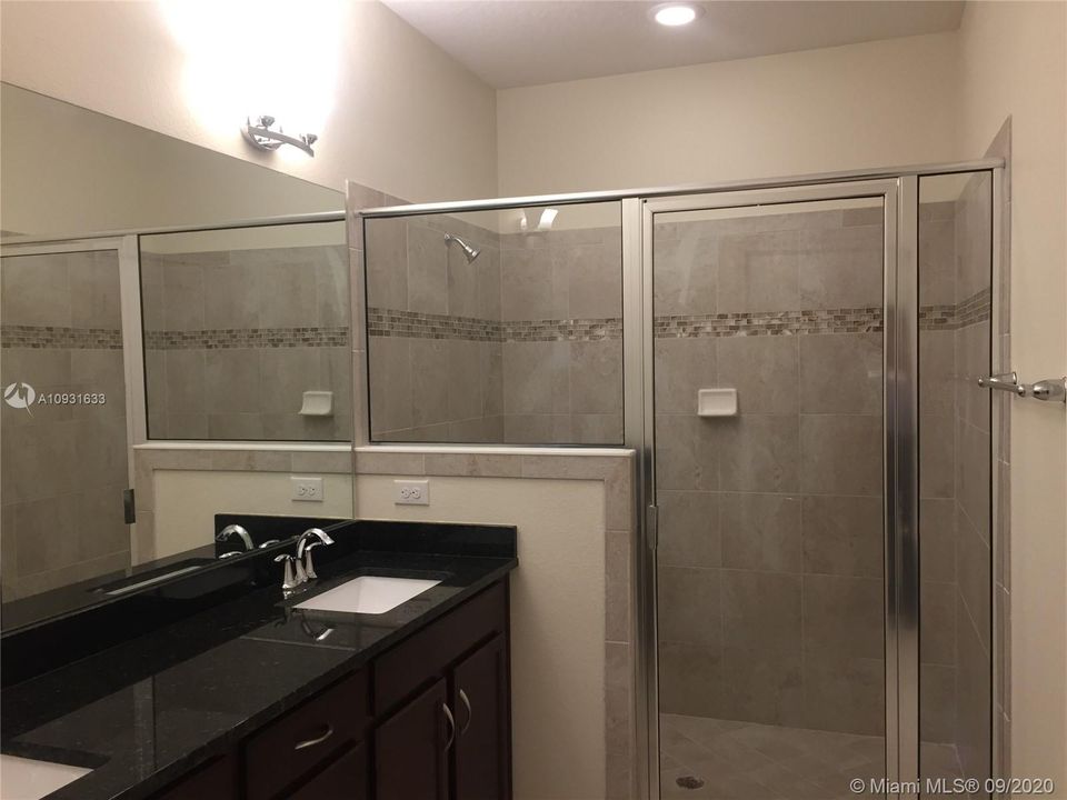 最近租的: $1,995 (4 贝兹, 2 浴室, 1859 平方英尺)
