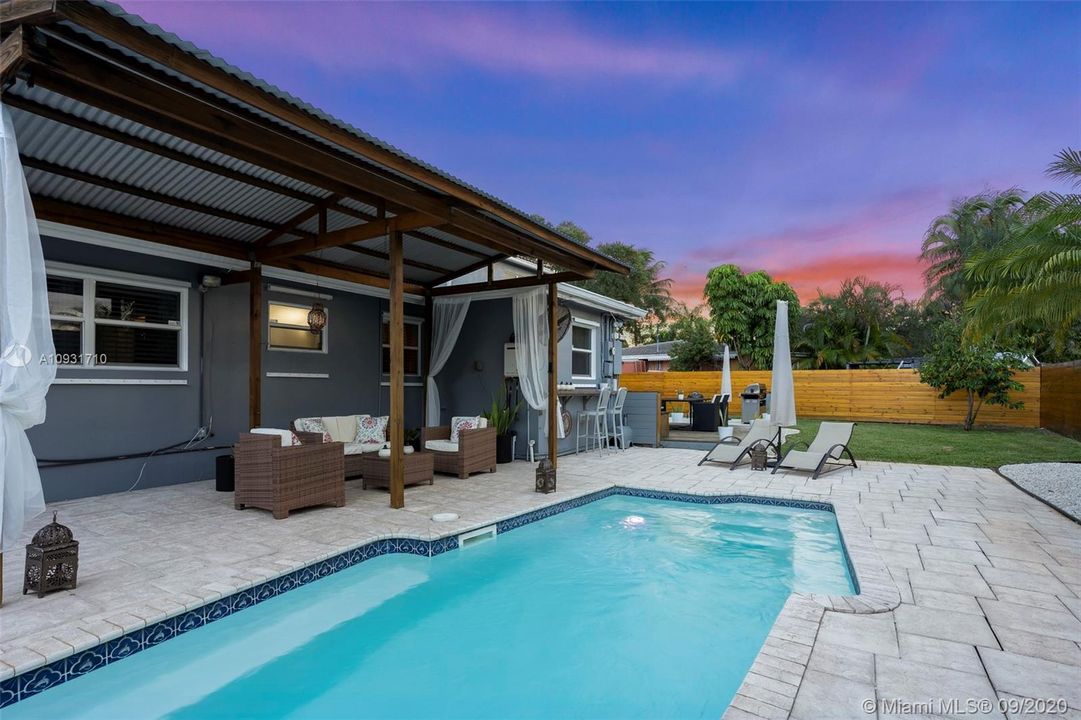 Recently Sold: $469,900 (3 beds, 2 baths, 1571 Square Feet)
