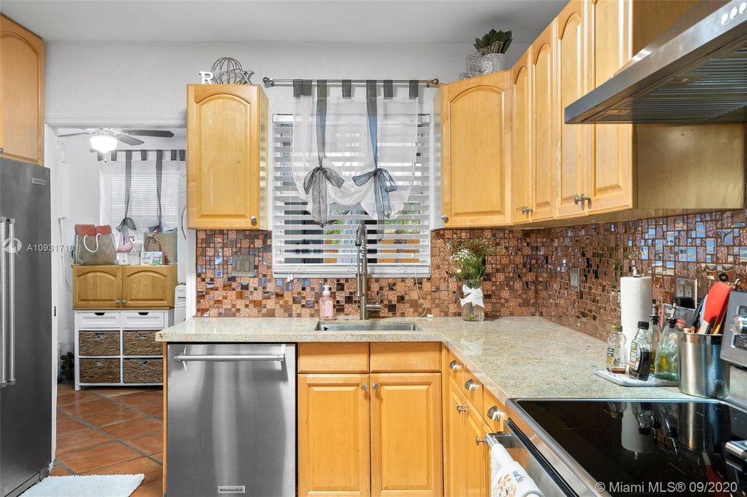 Recently Sold: $469,900 (3 beds, 2 baths, 1571 Square Feet)