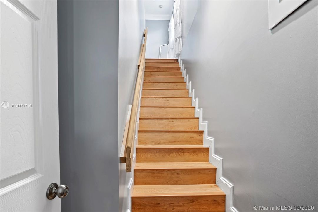 Recently Sold: $469,900 (3 beds, 2 baths, 1571 Square Feet)