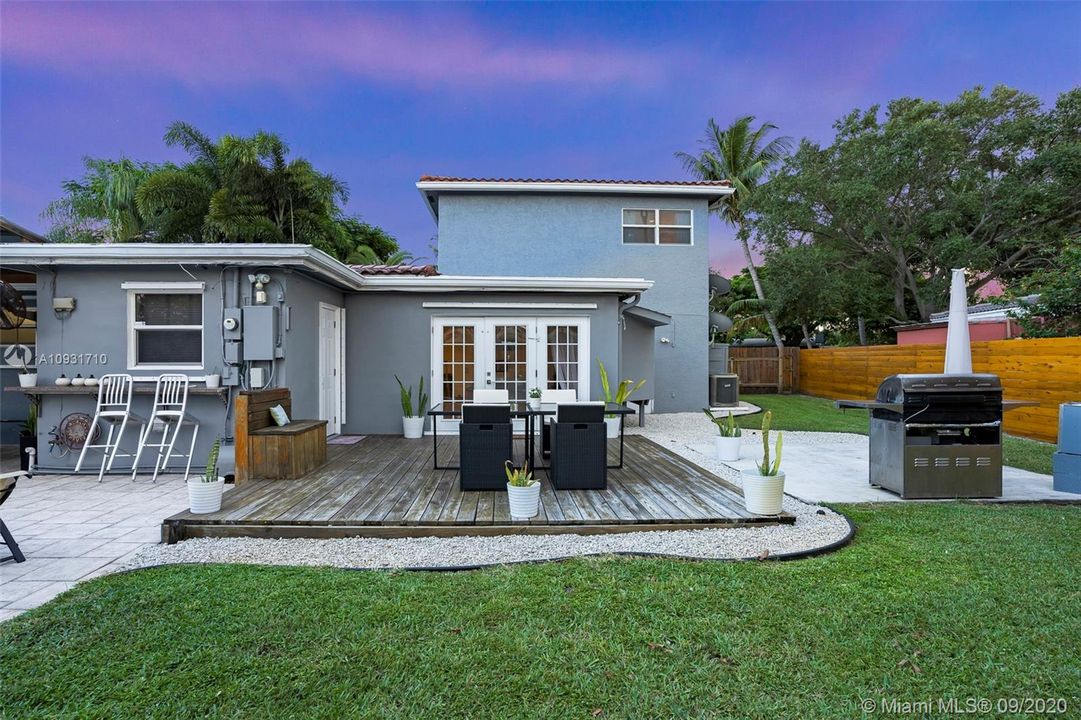Recently Sold: $469,900 (3 beds, 2 baths, 1571 Square Feet)