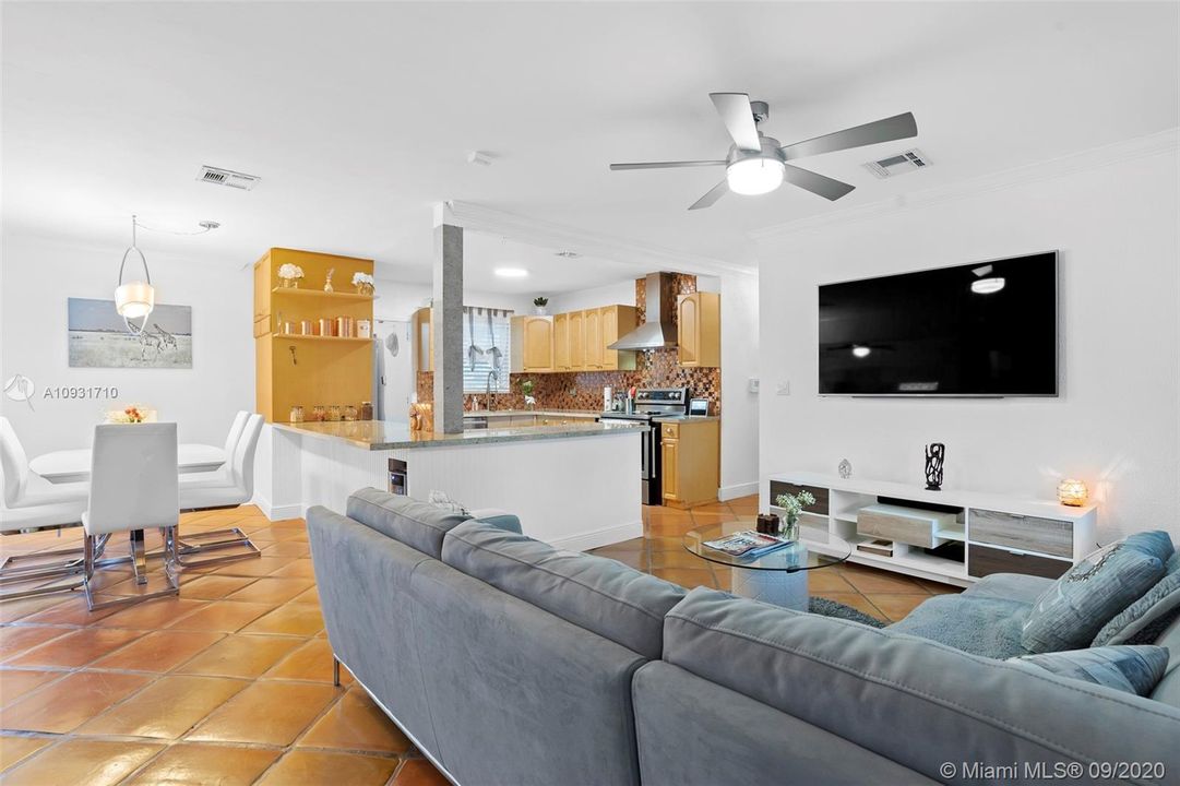 Recently Sold: $469,900 (3 beds, 2 baths, 1571 Square Feet)