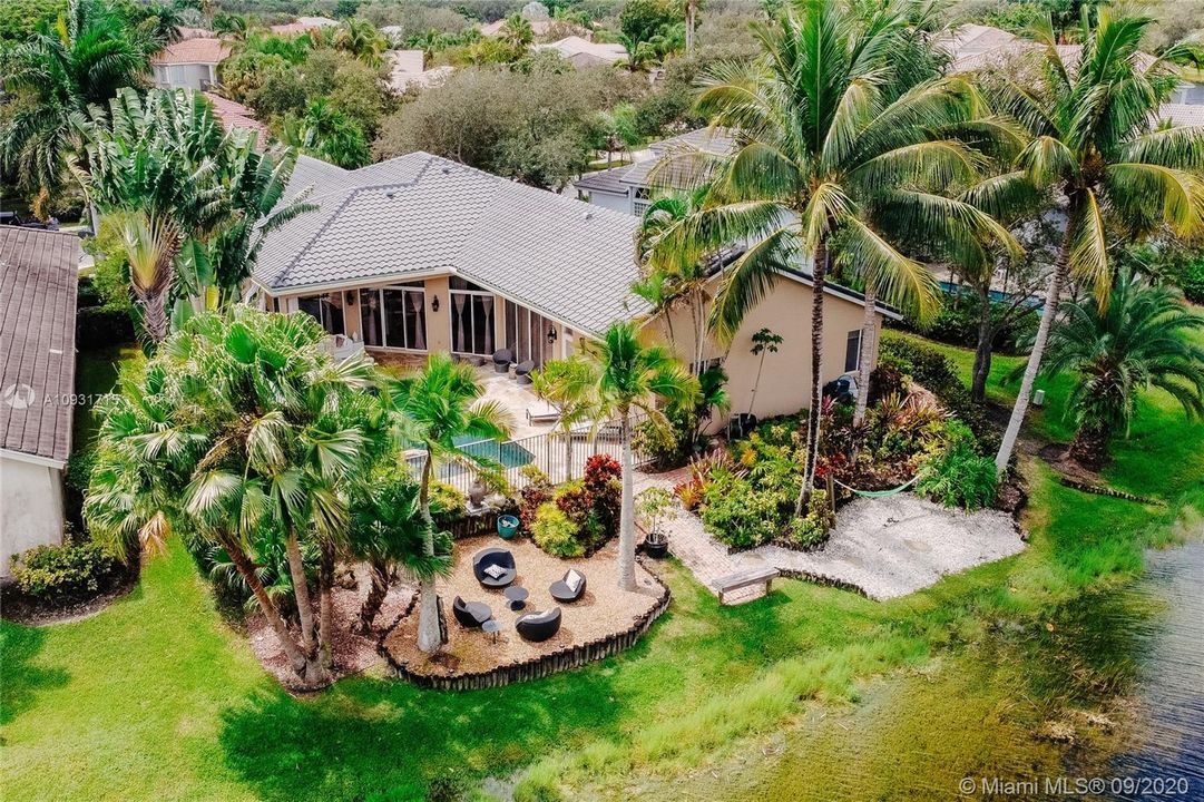 Недавно продано: $849,900 (5 спален, 4 ванн, 2994 Квадратных фут)