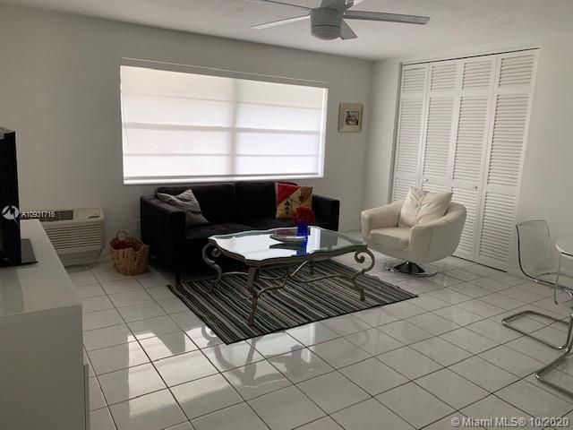 Recently Sold: $320,000 (1 beds, 1 baths, 676 Square Feet)
