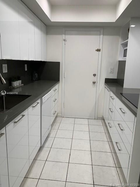 Recently Sold: $320,000 (1 beds, 1 baths, 676 Square Feet)
