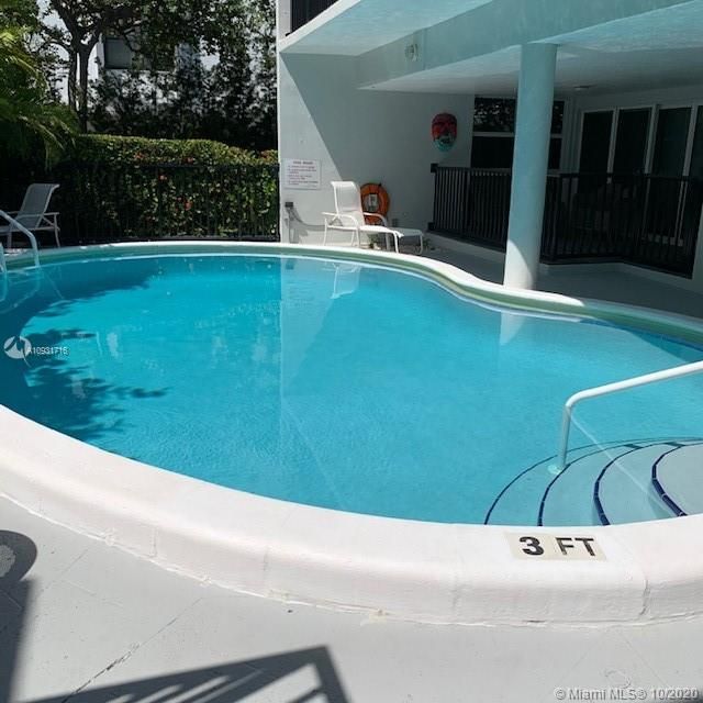 Recently Sold: $320,000 (1 beds, 1 baths, 676 Square Feet)