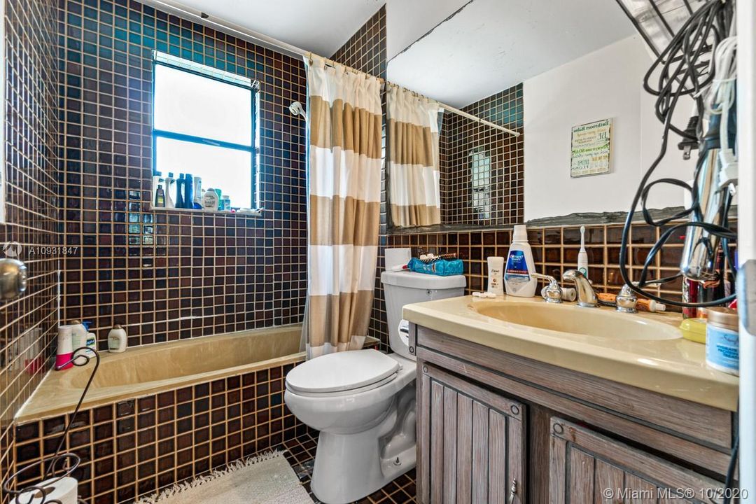 Недавно продано: $495,000 (4 спален, 3 ванн, 2462 Квадратных фут)