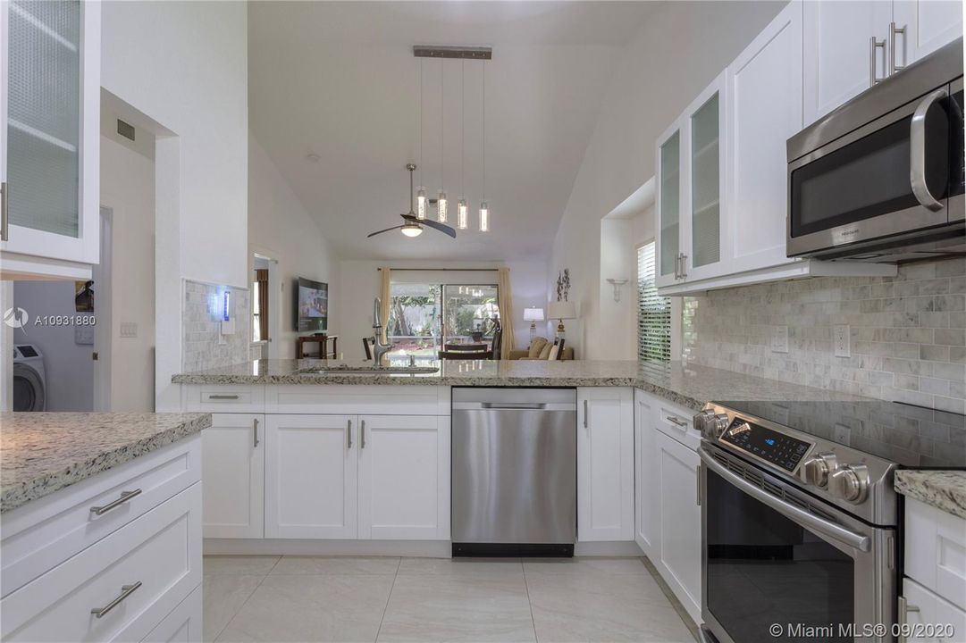 Recently Sold: $259,900 (2 beds, 2 baths, 1122 Square Feet)