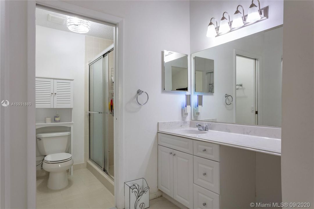 Recently Sold: $259,900 (2 beds, 2 baths, 1122 Square Feet)