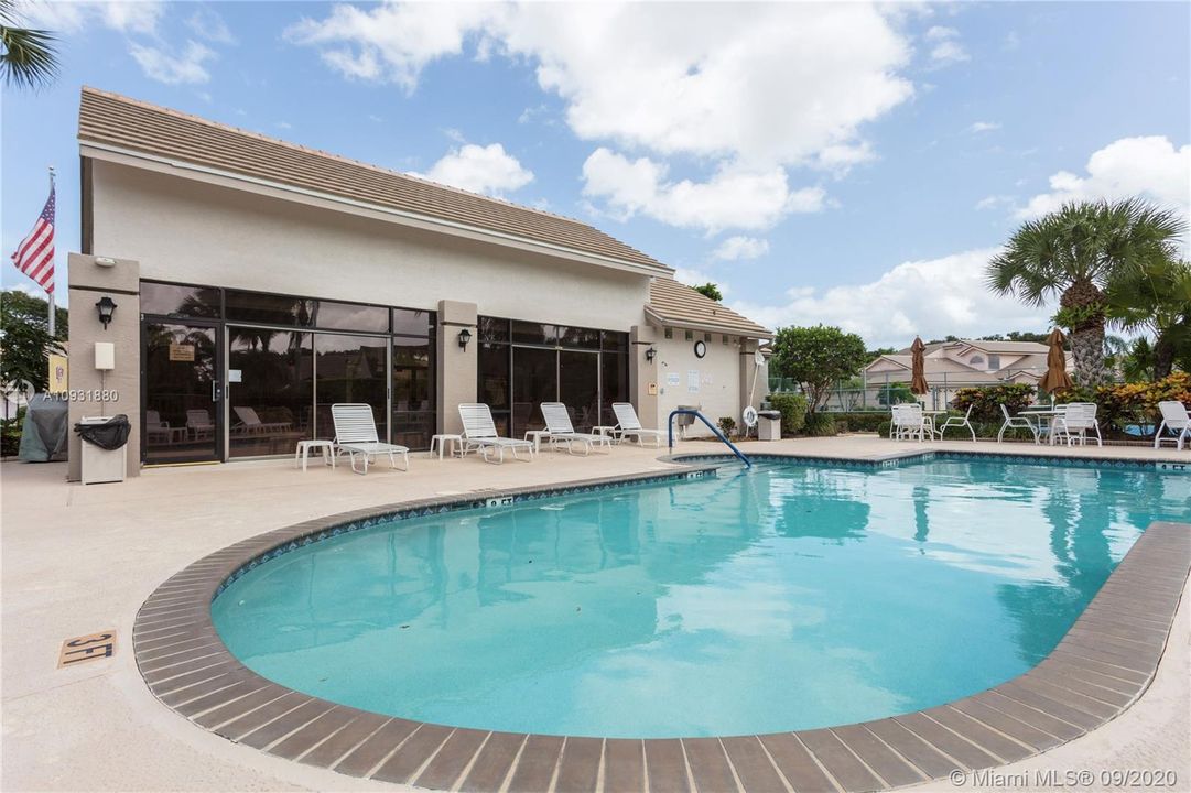 Recently Sold: $259,900 (2 beds, 2 baths, 1122 Square Feet)