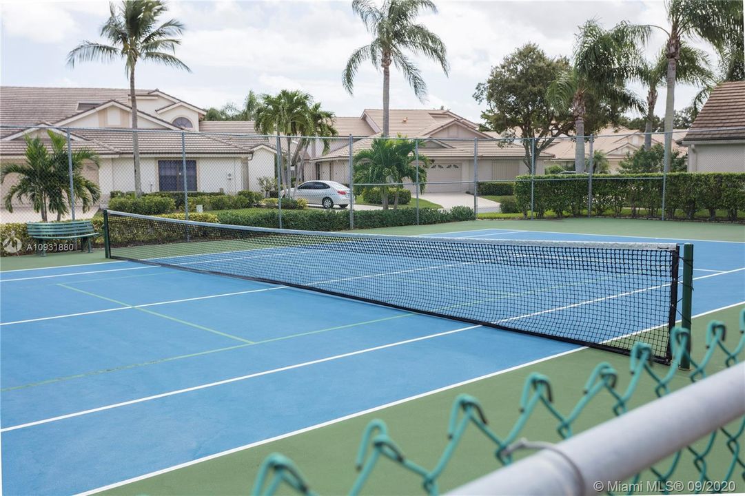 Recently Sold: $259,900 (2 beds, 2 baths, 1122 Square Feet)