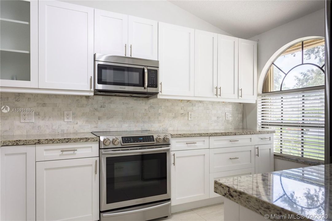 Recently Sold: $259,900 (2 beds, 2 baths, 1122 Square Feet)
