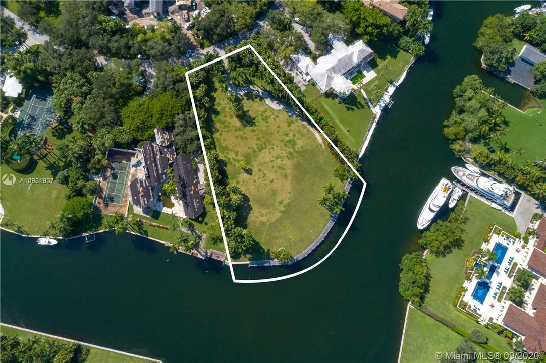最近售出: $17,999,500 (1.89 acres)
