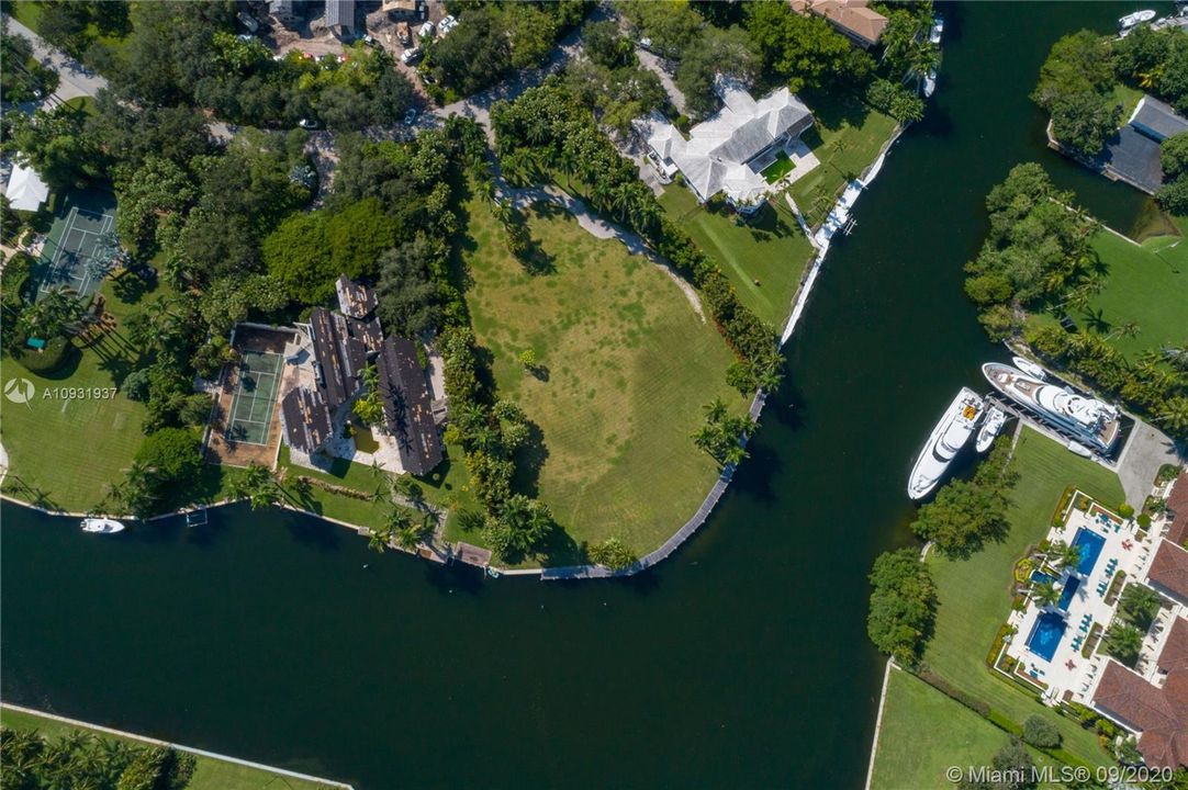最近售出: $17,999,500 (1.89 acres)