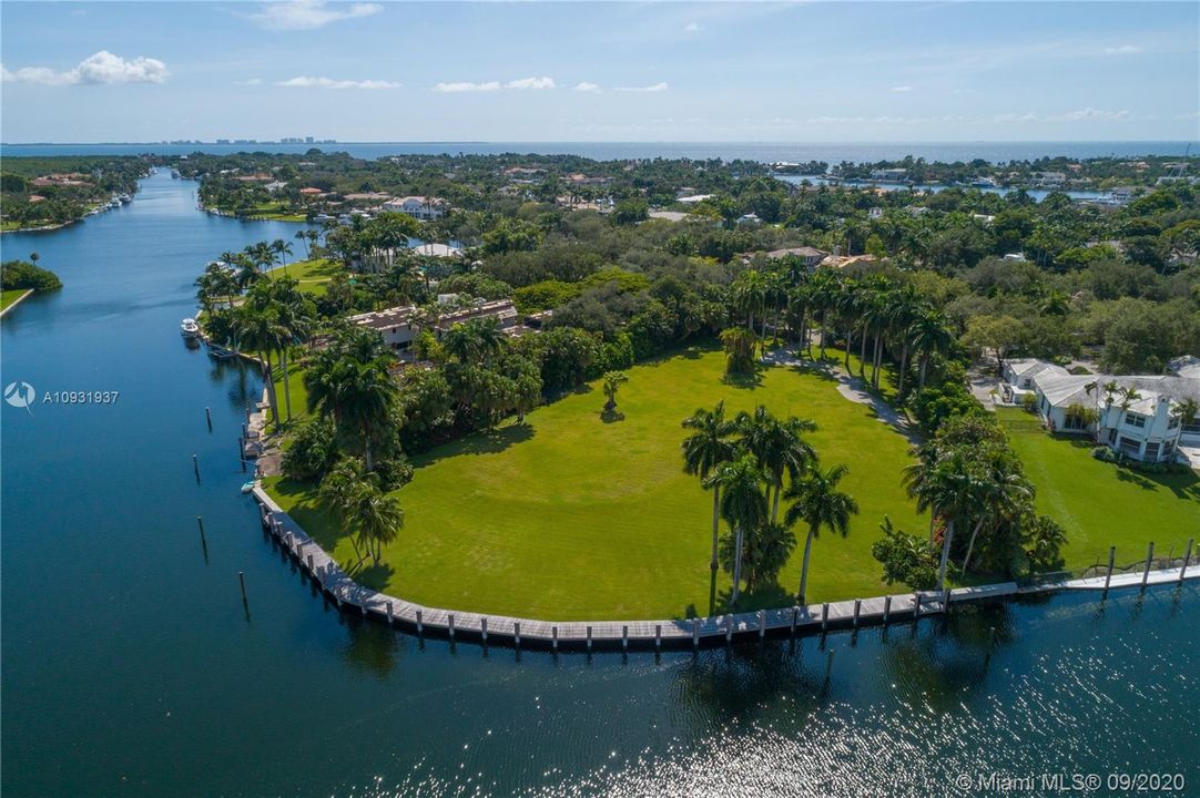 最近售出: $17,999,500 (1.89 acres)