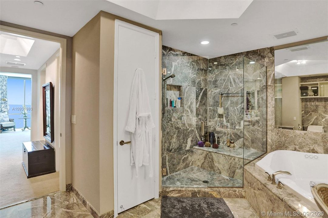 Recently Rented: $18,000 (4 beds, 6 baths, 3735 Square Feet)
