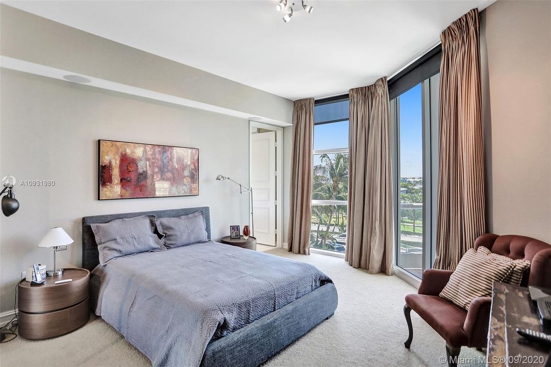 Recently Rented: $18,000 (4 beds, 6 baths, 3735 Square Feet)