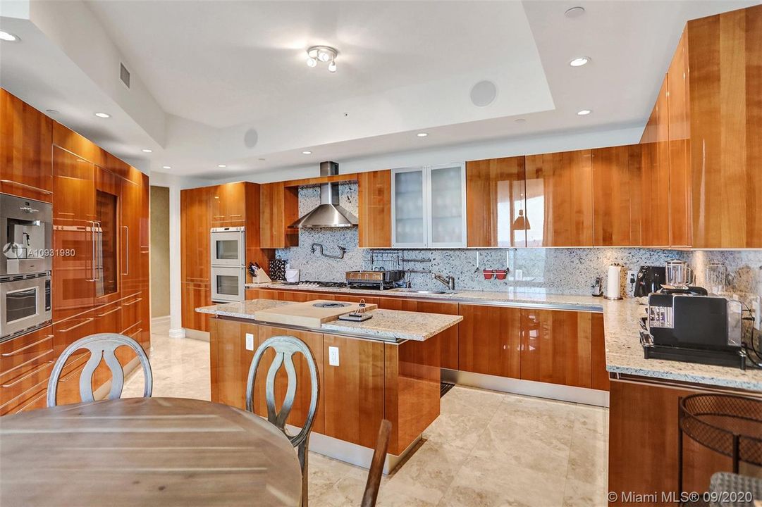 Recently Rented: $18,000 (4 beds, 6 baths, 3735 Square Feet)
