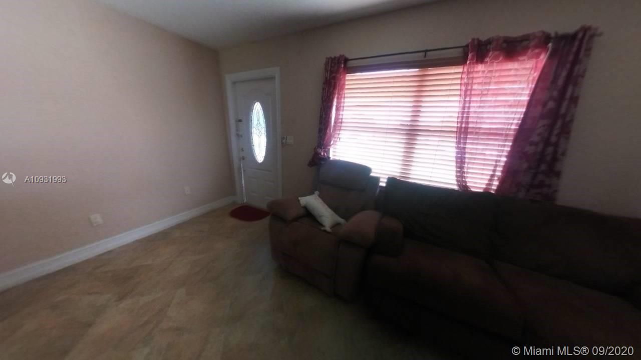Vendido Recientemente: $149,900 (3 camas, 2 baños, 916 Pies cuadrados)