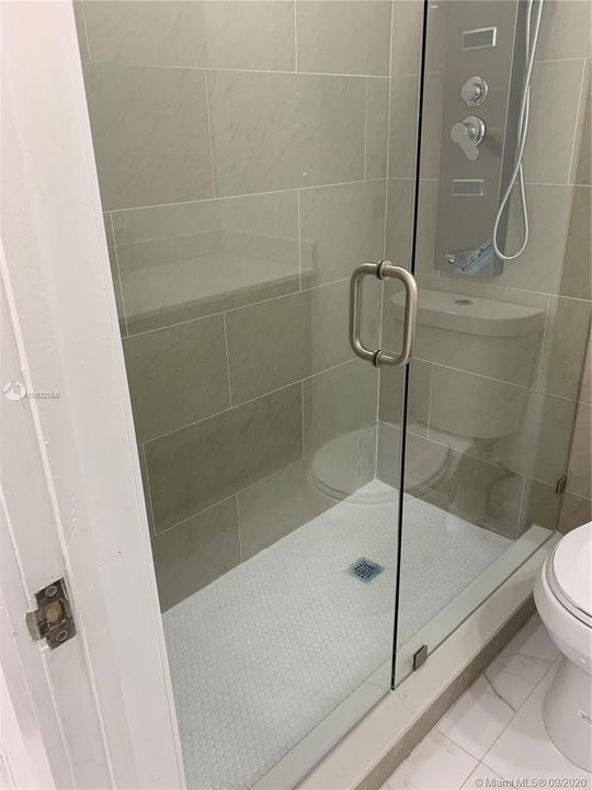 Недавно продано: $239,000 (3 спален, 2 ванн, 1120 Квадратных фут)