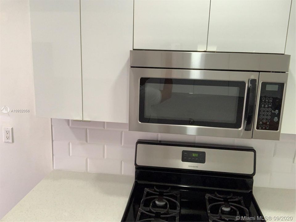 Недавно продано: $239,000 (3 спален, 2 ванн, 1120 Квадратных фут)