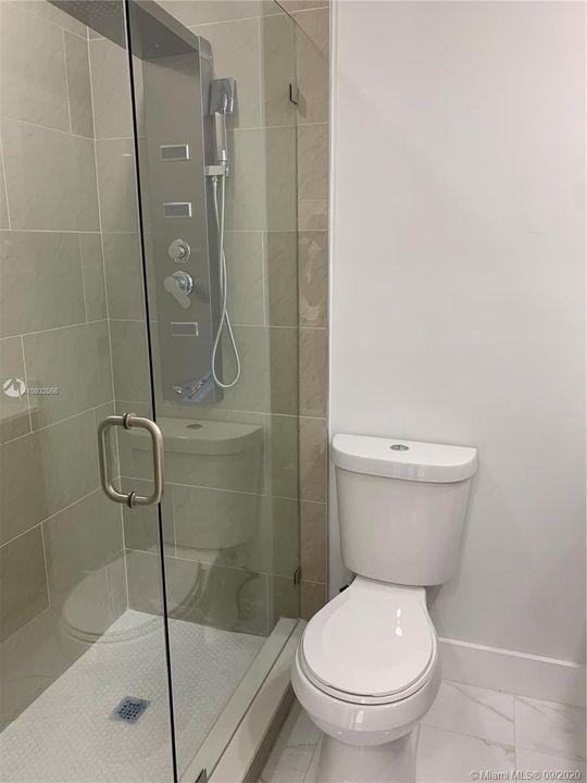 Недавно продано: $239,000 (3 спален, 2 ванн, 1120 Квадратных фут)