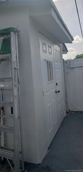 Recently Rented: $3,300 (4 beds, 2 baths, 2400 Square Feet)