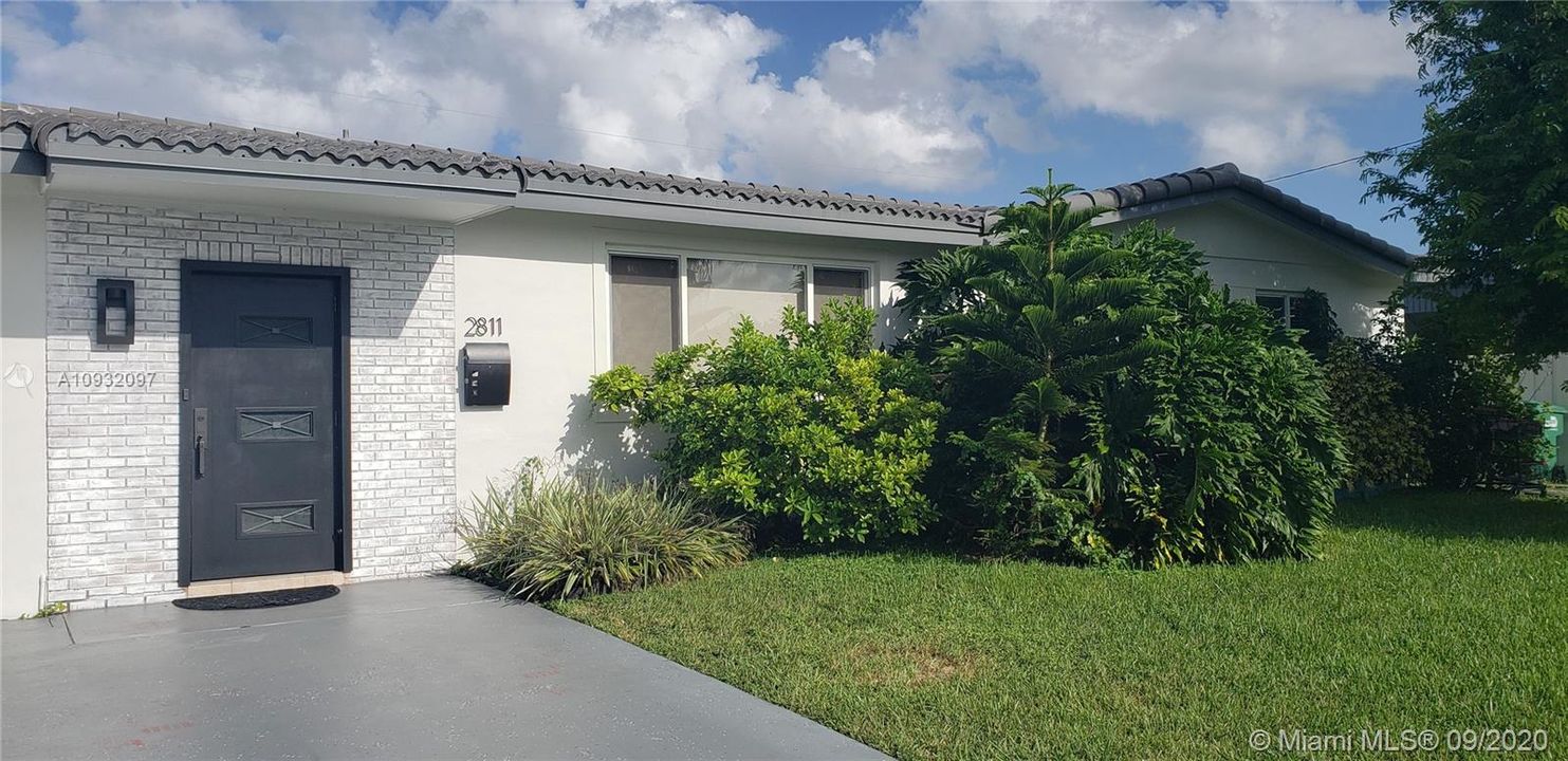 Recently Rented: $3,300 (4 beds, 2 baths, 2400 Square Feet)