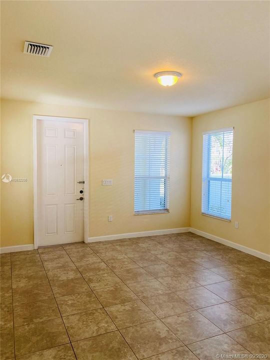 Recently Rented: $3,500 (5 beds, 5 baths, 3344 Square Feet)