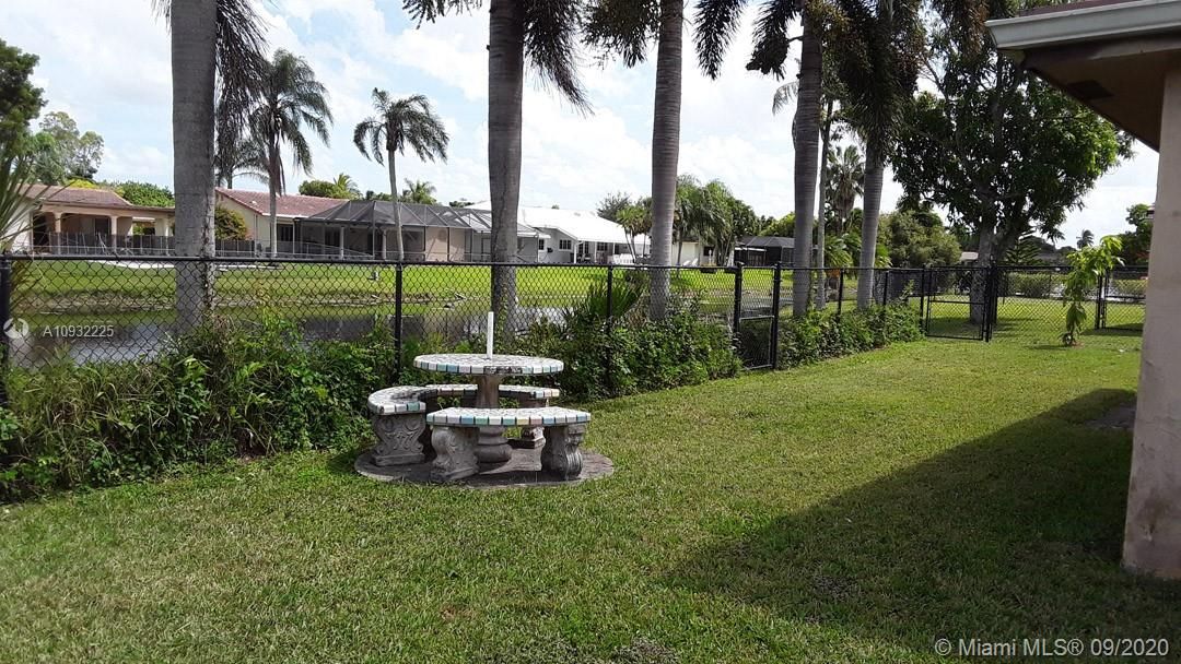 Vendido Recientemente: $385,000 (3 camas, 2 baños, 1864 Pies cuadrados)
