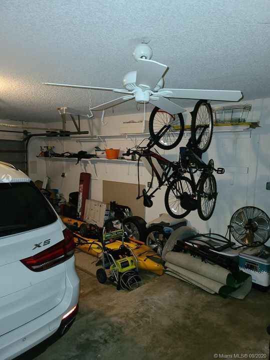 Vendido Recientemente: $385,000 (3 camas, 2 baños, 1864 Pies cuadrados)