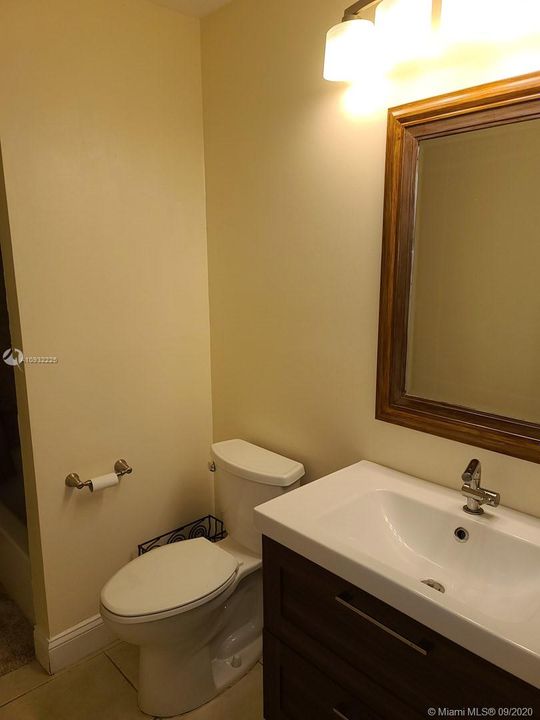 Vendido Recientemente: $385,000 (3 camas, 2 baños, 1864 Pies cuadrados)