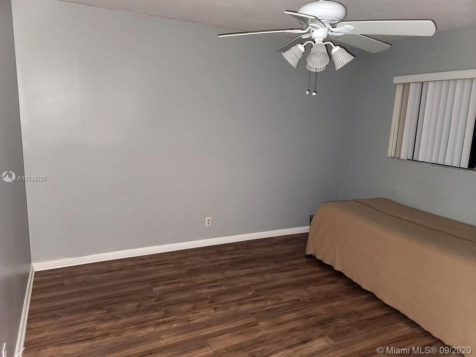 Vendido Recientemente: $385,000 (3 camas, 2 baños, 1864 Pies cuadrados)