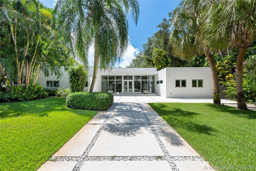 Recently Sold: $3,999,000 (4 beds, 4 baths, 3597 Square Feet)