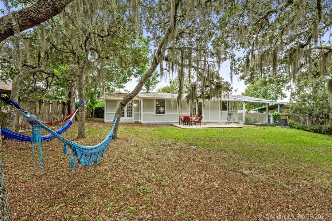 Recently Sold: $199,900 (3 beds, 2 baths, 1152 Square Feet)