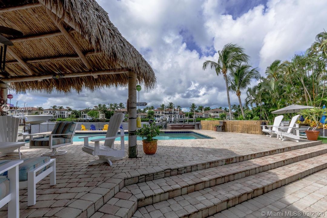 Recently Sold: $1,349,500 (3 beds, 2 baths, 1888 Square Feet)