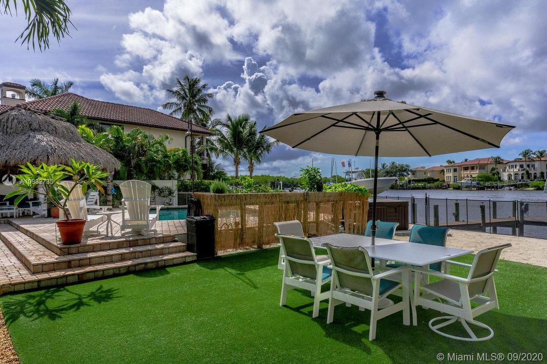 Recently Sold: $1,349,500 (3 beds, 2 baths, 1888 Square Feet)