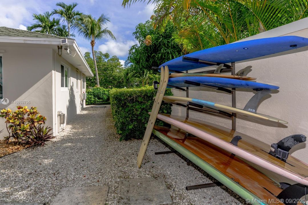 Recently Sold: $1,349,500 (3 beds, 2 baths, 1888 Square Feet)