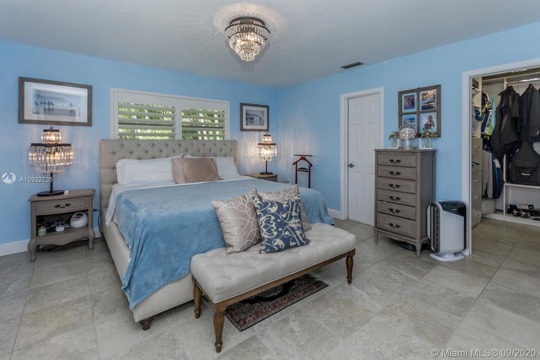 Recently Sold: $1,349,500 (3 beds, 2 baths, 1888 Square Feet)