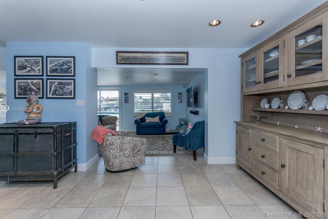 Recently Sold: $1,349,500 (3 beds, 2 baths, 1888 Square Feet)
