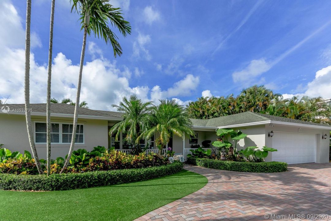 Recently Sold: $1,349,500 (3 beds, 2 baths, 1888 Square Feet)